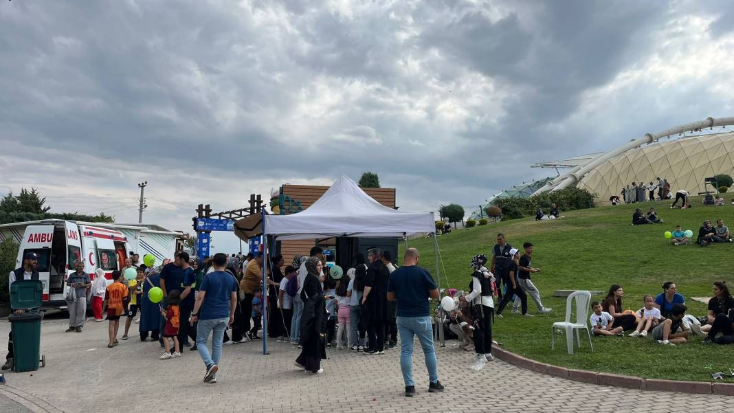 Selçuklu’da karne sevinci şenliğe dönüştü! Yüzlerce çocuk akın etti 13